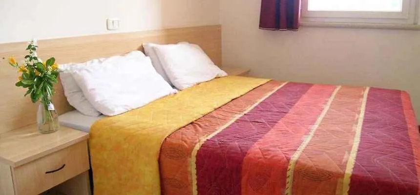 Apartments In Peschiera Del Garda 22100