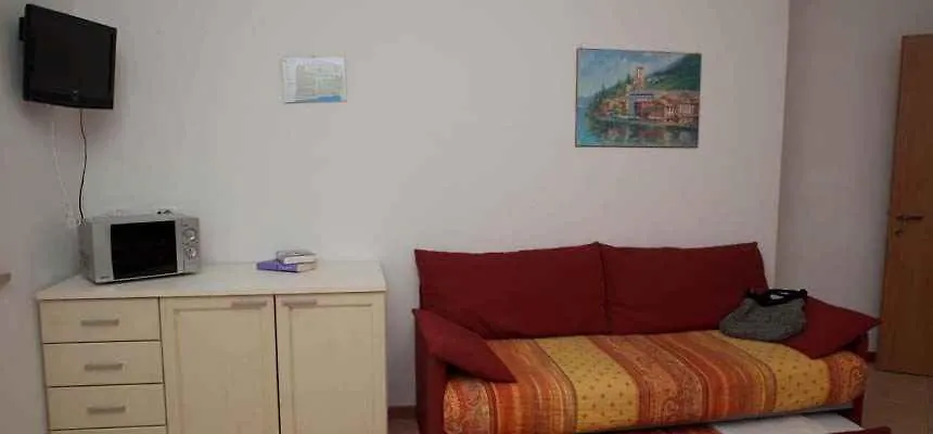 Apartments In Peschiera Del Garda 22100