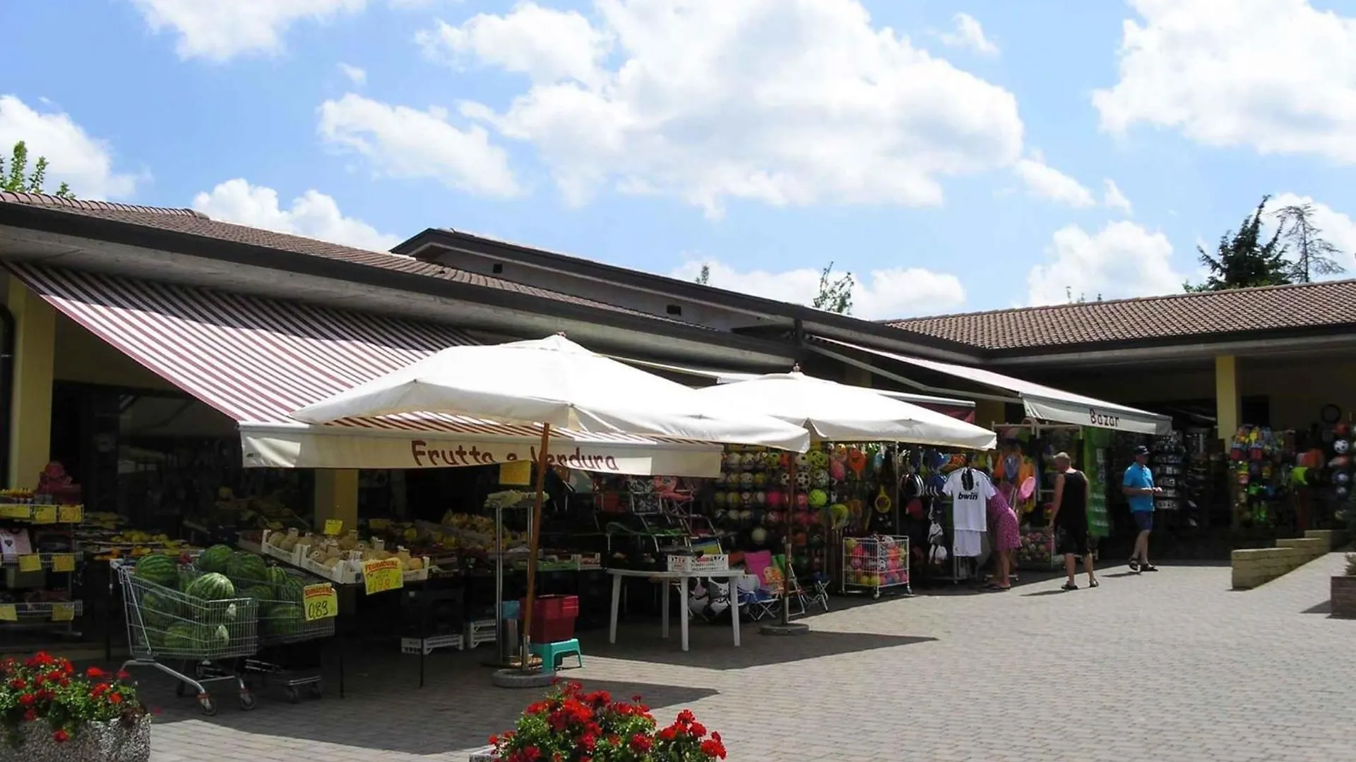 Apartments In Peschiera Del Garda 22100 Italy