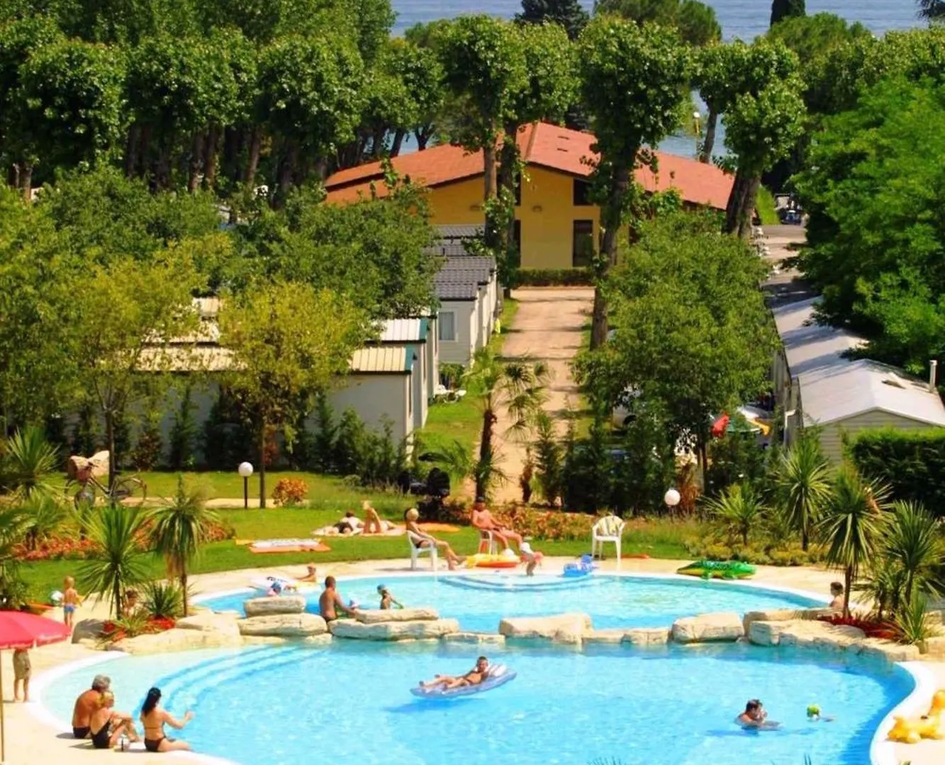 Apartments In Peschiera Del Garda 22100 Italy