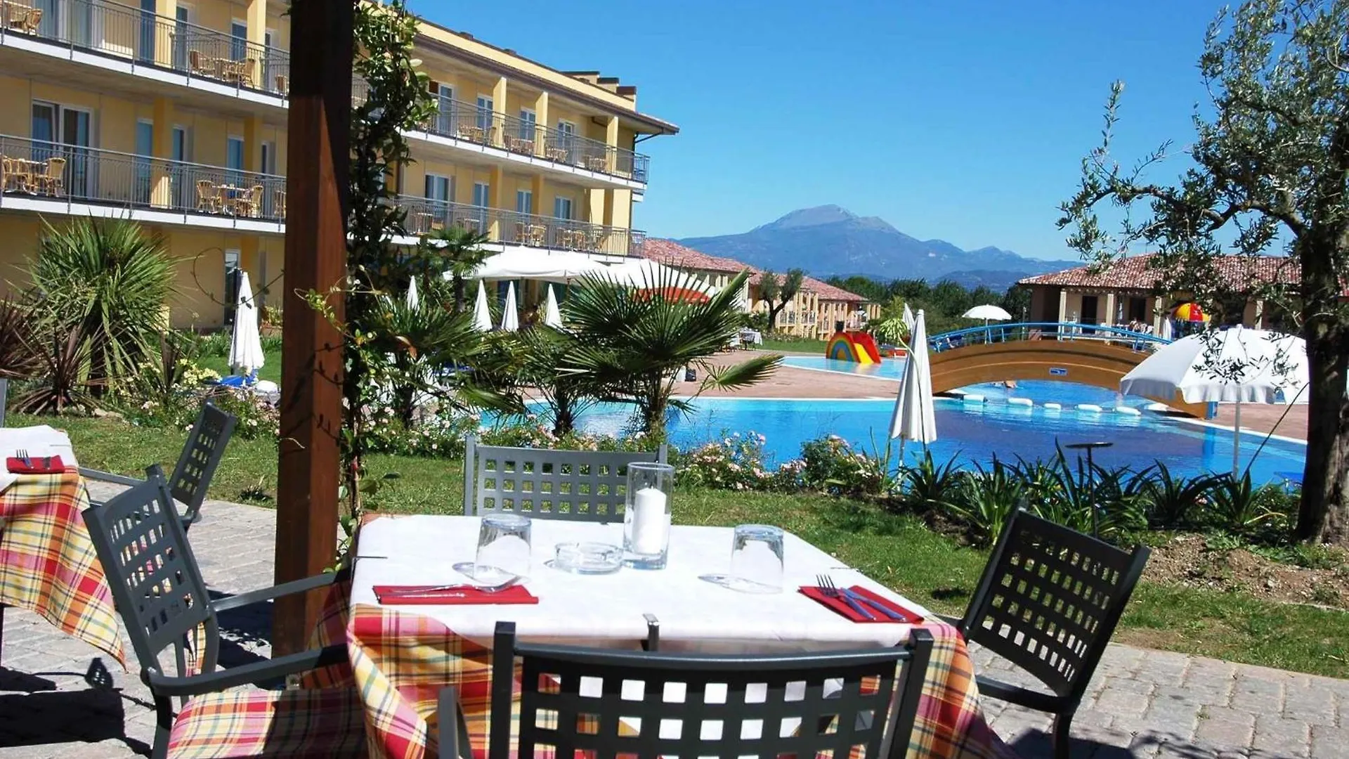 Apartments In Peschiera Del Garda 22100 Italy