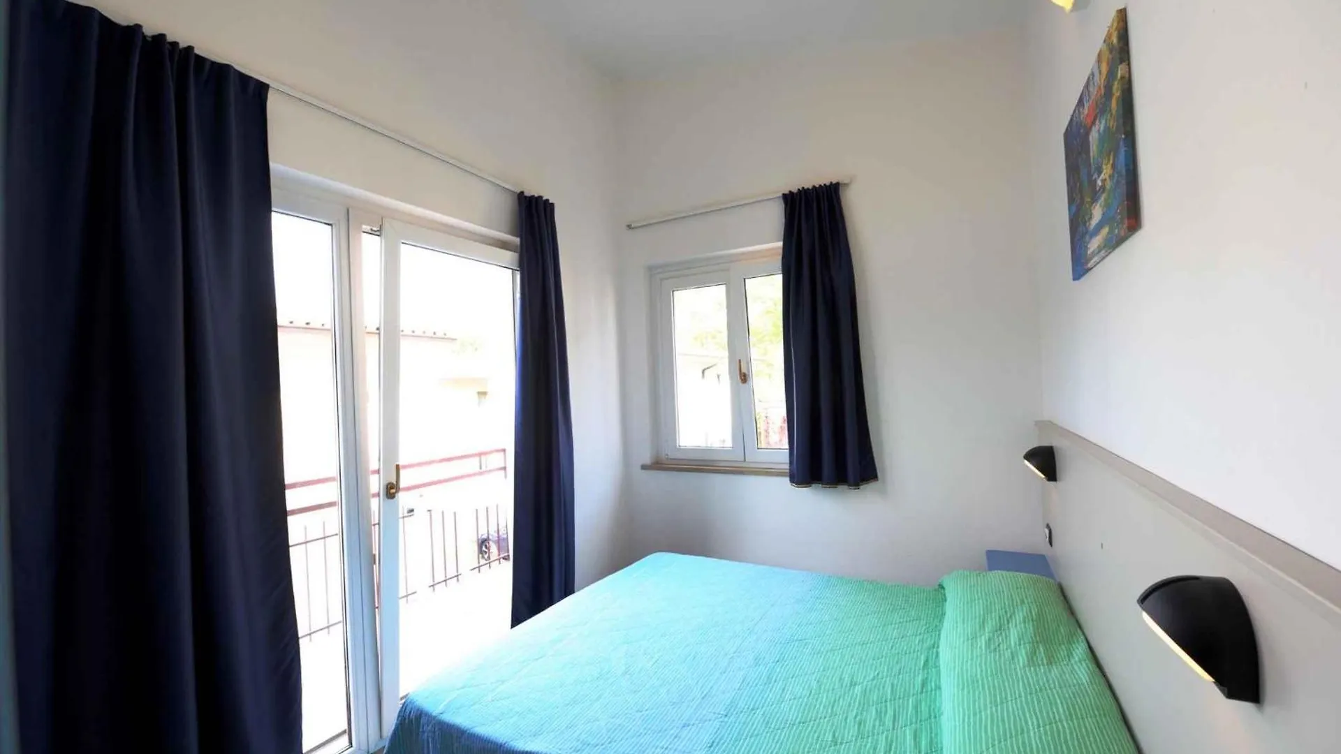 Apartments In Peschiera Del Garda 22100
